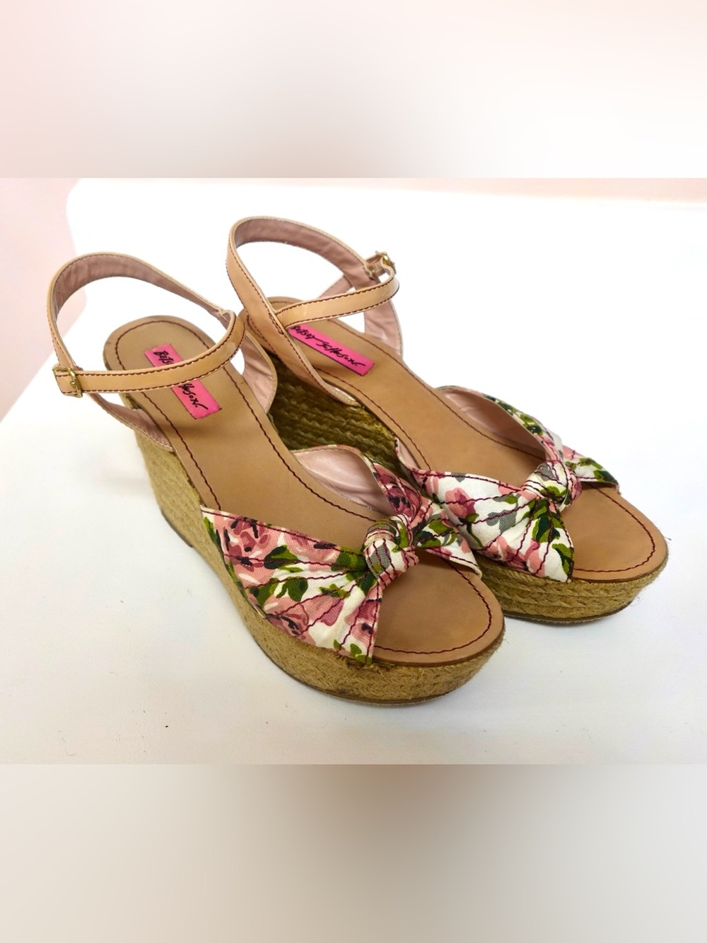 Betsey Johnson Floral Knot Pattty jute platform Wedge Sandals Pink & Green